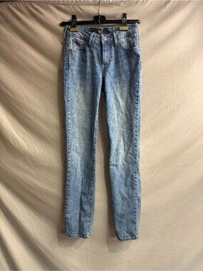 Levis Demi Curve Classic Rise Slim Leg Light Wash Blue